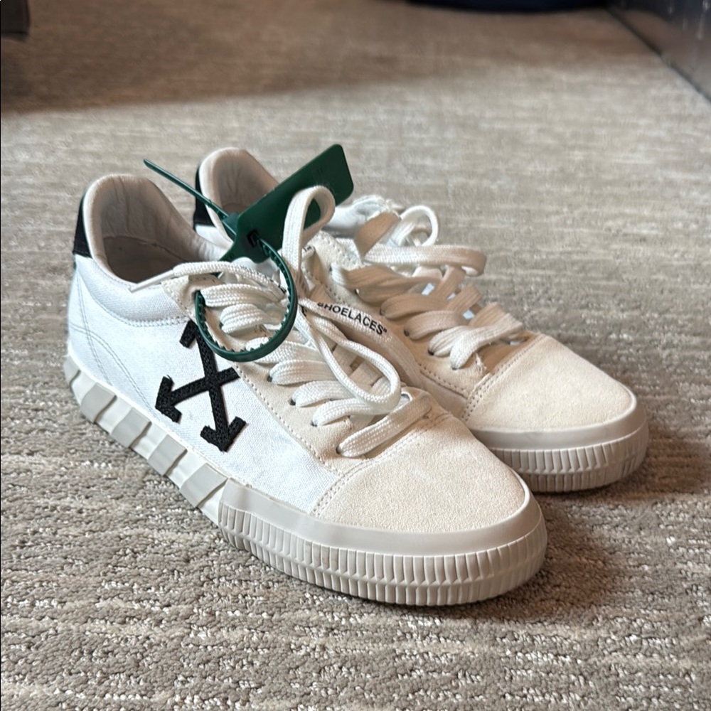 Off-White White and Black Sneakers